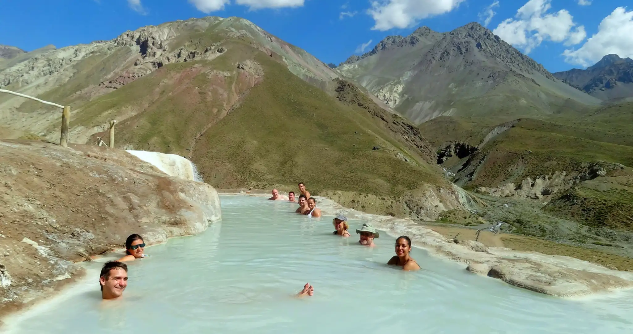 reservando-actividades-chile-santiago-caminata-volcan-termas-02