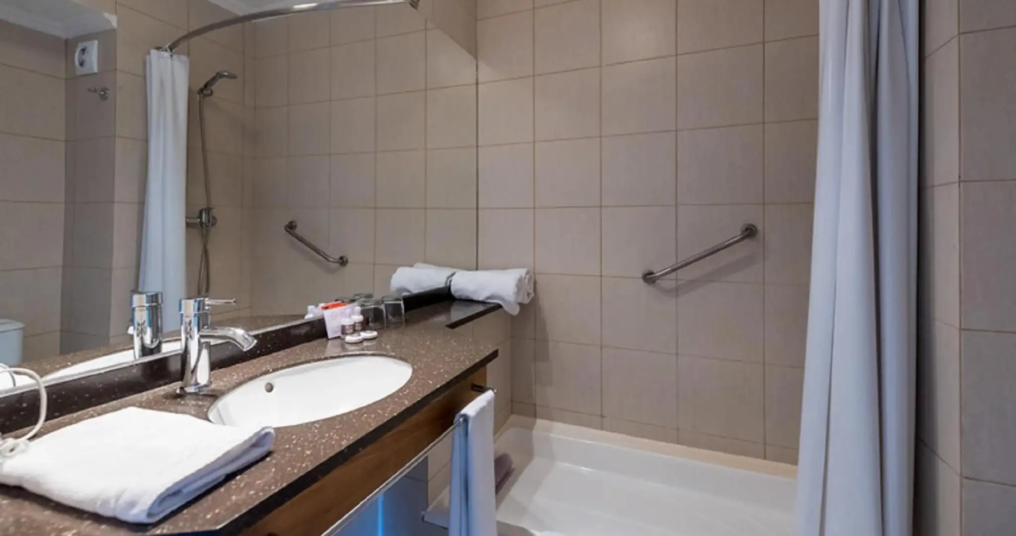 reservando-hoteles-chile-puerto-varas-cabana-del-lago-bano