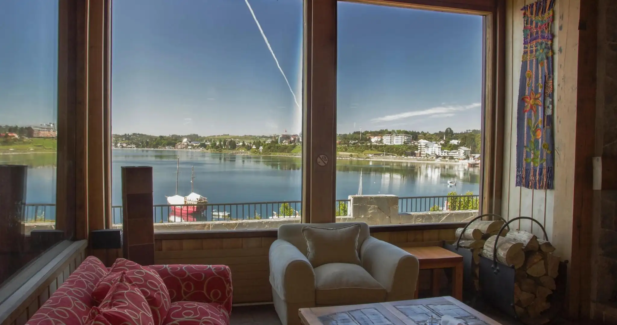 reservando-hoteles-chile-puerto-varas-cabana-del-lago-bar-2